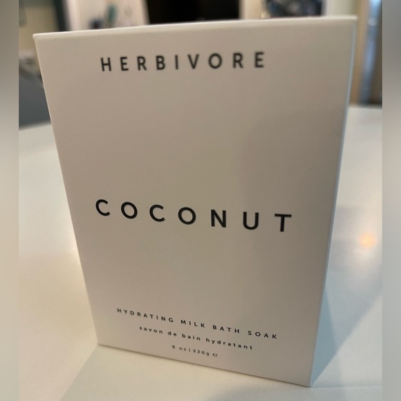 Herbivore Coconut Hydrating Milk Bath Soak 8 oz - Picture 1 of 2